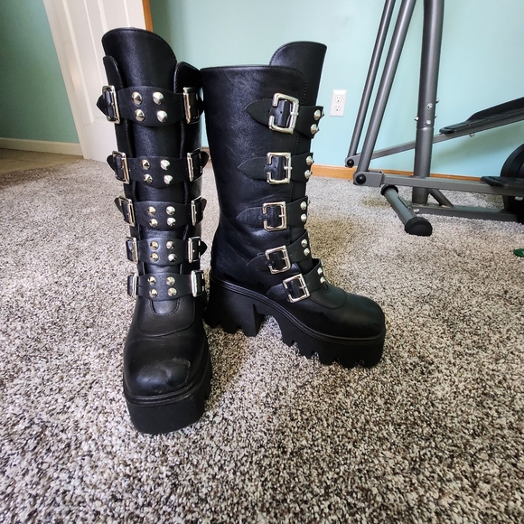 Platforms - Picture 8 of 10